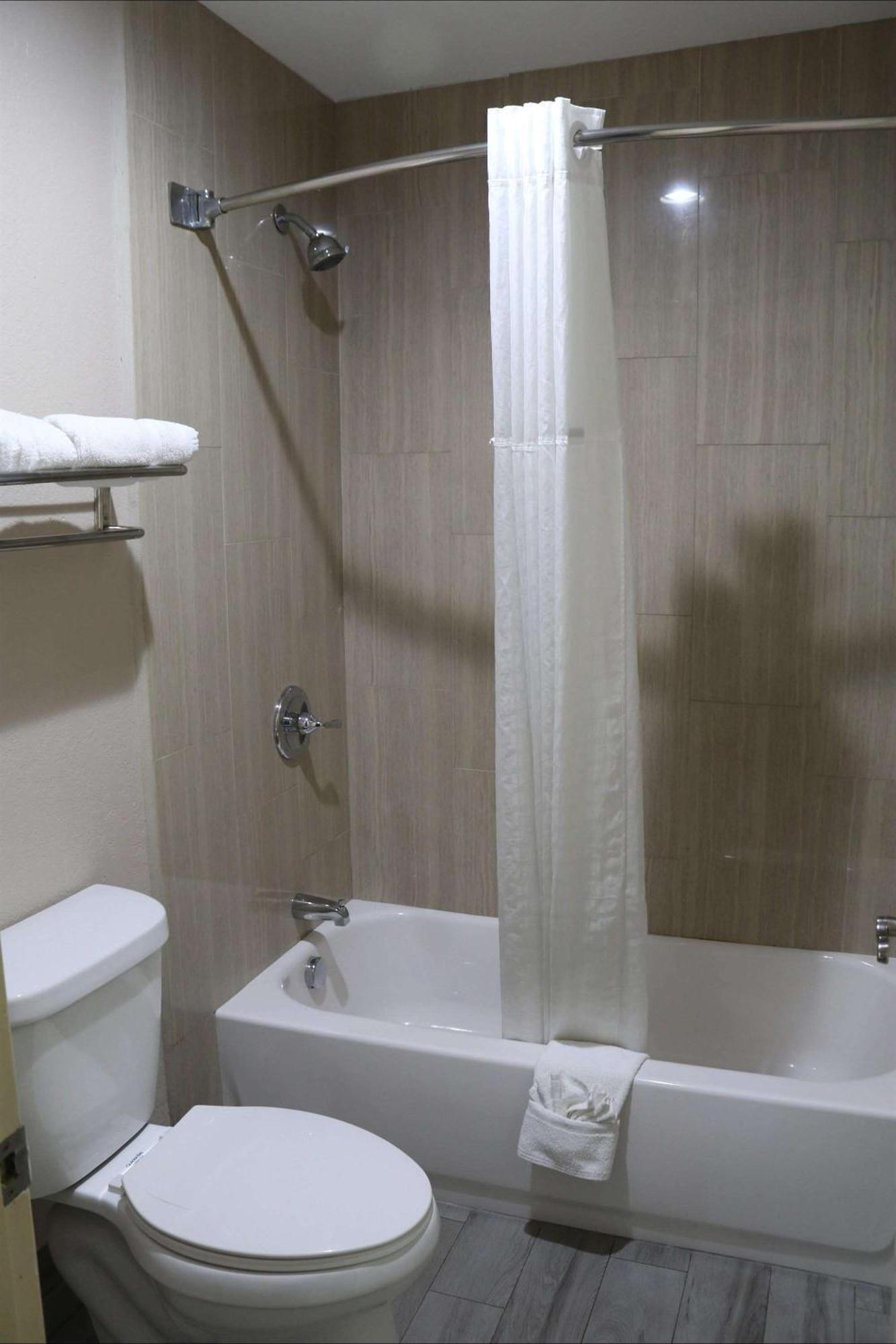 Surestay Hotel By Best Western Terrell Ngoại thất bức ảnh